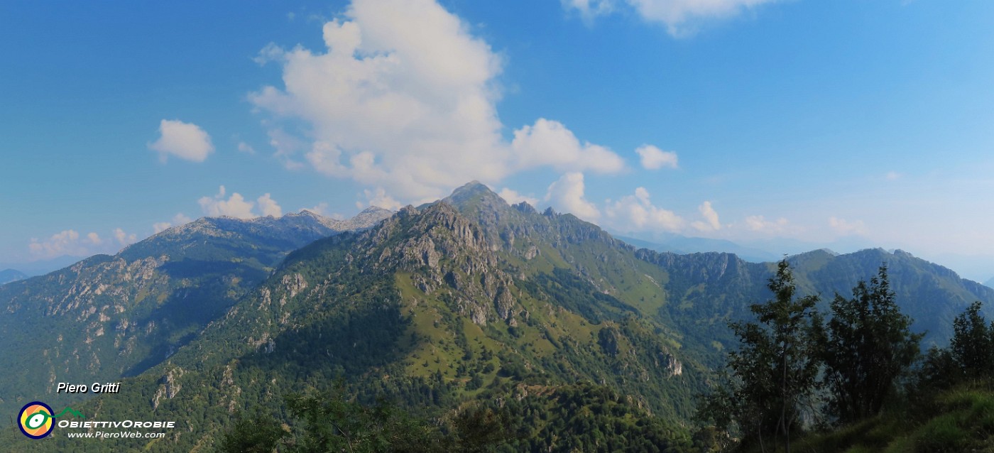 47 Panoramica sulle cime Alben-versante sud .jpg